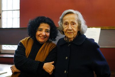 Vicerrectora de Extensión y Comunicaciones, Faride Zeran; y Carla Cordua, Premio Nacional de de Humanidades y Ciencias Sociales 2011.