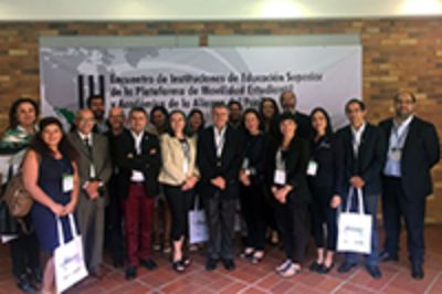  Al evento asistieron representantes de universidades de México, Colombia, Perú y Chile y fue organizada por el gobierno colombiano junto a la U. del Valle y la Pontificia U. Javeriana de Cali.