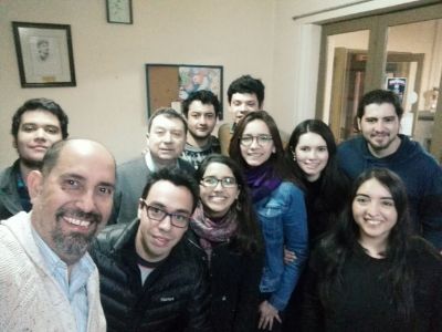 Los miembros de la Mesa del Senado Universitario asistieron a una cena de encuentro convocada por los estudiantes residentes de los Hogares Universitarios de la U. de Chile, la mayoría de regiones.