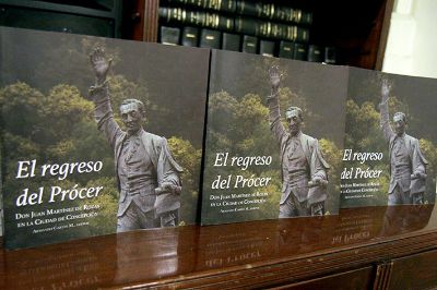 "El Regreso del Prócer" retrata el protagonismo del penquista Juan Martínez de Rozas en la independencia de nuestro país, así como el proceso de repatriación de sus restos desde Argentina.