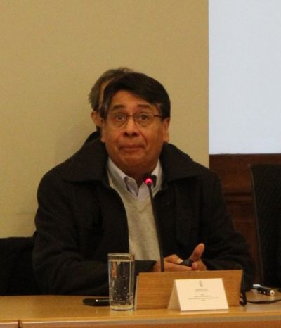 Patricio Poblete, director de NIC Chile, estuvo a cargo de la presentación ante el Consejo Universitario.
