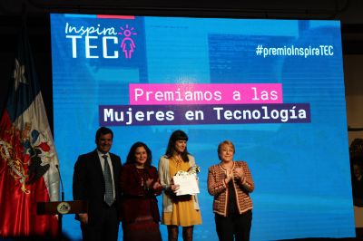 Francisca Varela, en tanto, fue galardonada con el  Premio InspiraTEC 2017 en la categoría Impacto Social.