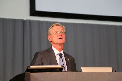 El Presidente del directorio de la Universidad anfitriona, Jonas Hafström. 