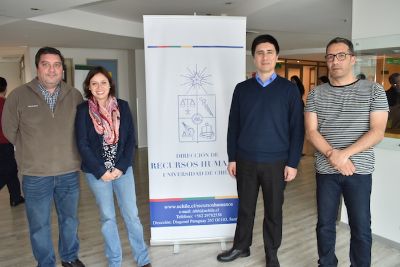 Juan Baez, Karen Salgado, Raúl Parra y Rodrigo Sánchez del Centro Sismológico FCFM