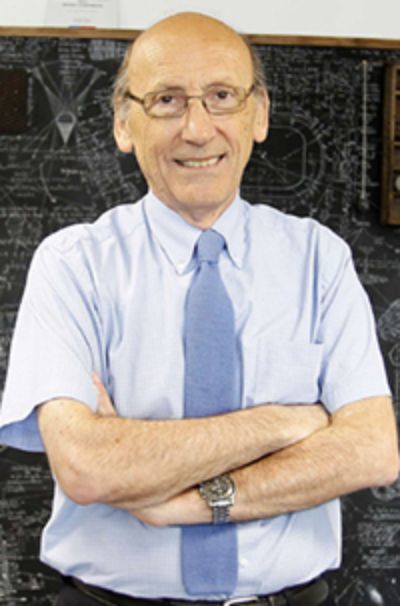 El profesor Francisco Brieva ha destacado por su labor académica en campos como la física nuclear teórica.