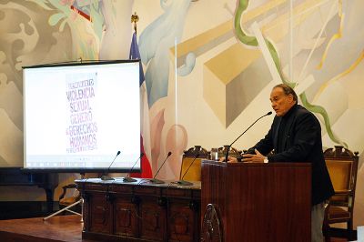 El vicedecano de la Facultad de Ciencias Sociales, Raúl Atria, se refirió al valor de que estos temas sean visibilizados y abordados por la Casa de Estudios.