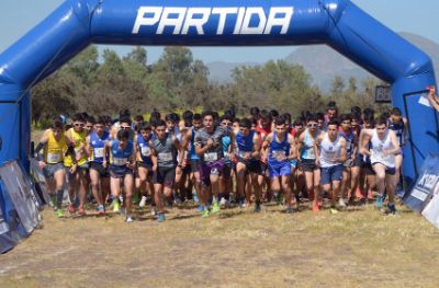125 deportistas de 14 instituciones de educación superior participaron en el el Campeonato Nacional Universitario de Cross Country organizado por la Universidad de Chile en Laguna Carén.