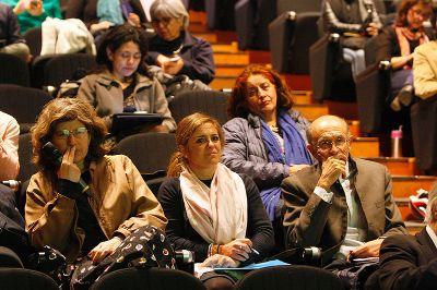 El encuentro, organizado en el marco del Foro Académico y Científico Chile-Francia, contó con la participación de numerosos investigadores chilenos y autoridades gubernamentales.