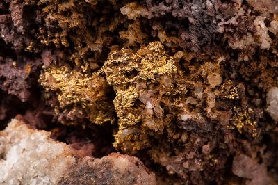 La investigación estuvo centrada en la zona del Macizo del Deseado en la Patagonia de Argentina, una provincia con alta concentración de oro en la corteza.
