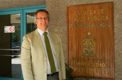 Óscar Arteaga es académico del Programa de Políticas, Sistemas y Gestión en Salud de la Escuela de Salud Pública de la U. de Chile. 