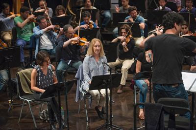 La Orquesta Sinfónica Nacional de Chile cierra su temporada de extensión 2017 con un concierto especial para la toda la familia, junto al grupo musical Mazapán. 