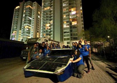 Ocho días tardó el Auto Solar de la Universidad de Chile en recorrer 1.950 kilómetros hasta la primera región del país.