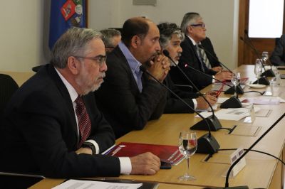 La mesa del Senado Universitario presentó la experiencia institucional del órgano representativo de la U. de Chile, ante los Rectores del CUECh.
