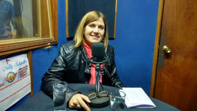 Elizabeth Simonsen, coeditora del libro "Mapuche Nütram: Historias y Voces de Educadores Tradicionales".