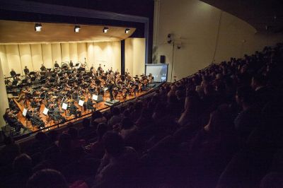El concierto será dirigido por el maestro Maximiano Valdés, director titular  de la Orquesta Sinfónica de Puerto Rico.