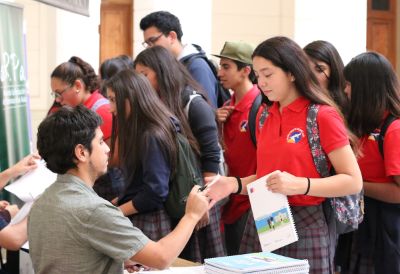 Masiva participación de estudiantes de liceos provenientes de siete comunas, quienes demostraron su interés en participar de la iniciativa.