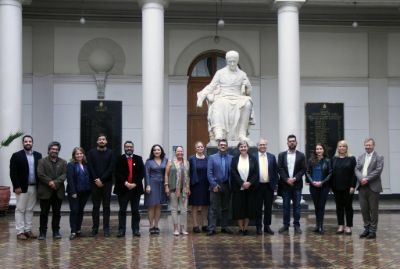 Autoridades y académicos de ambas instituciones se reunieron el pasado viernes 13 de abril en la Casa Central de la Universidad de Chile.