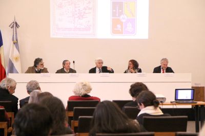 Otra arista que marcó la discusión del foro fue de qué manera el espíritu de Córdoba y sus reflexiones sirven para enfrentar los nuevos desafíos de la Educación Superior.