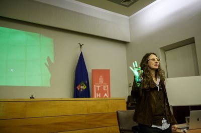 Lucrecia Martel ofreció dos charlas donde compartió sus experiencias y perspectivas sobre el cine con estudiantes y académicos de la U. de Chile.
