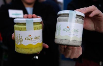 Dip Sea, la salsa untable en base a alga luche, presentada en sus versiones cúrcuma y ajo, ocupó el tercer lugar de la competencia. 