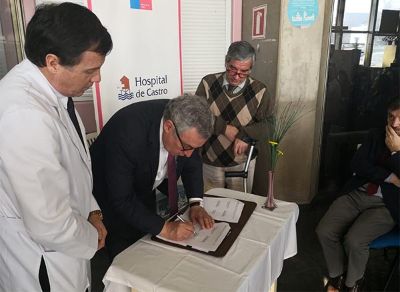 El inédito convenio de colaboración entre ambas instituciones permitirá mejorar la calidad de la atención médica en el archipiélago de Chiloé.