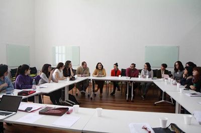 La reunión contó con la participación de representantes de la Fech, la Asamblea de Mujeres, la Dirección de Igualdad de Género, Rectoría, entre otras.