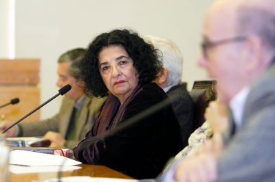 Vicerrectora de Extensión y Comunicaciones y Premio Nacional de Periodismo 2007, Faride Zeran.