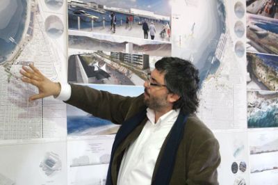 El profesor Alberto Texidó encabeza este taller desde 2014, desarrollando proyectos en ciudades como Mejillones, San Antonio, Antofagasta, Valparaíso e Iquique.