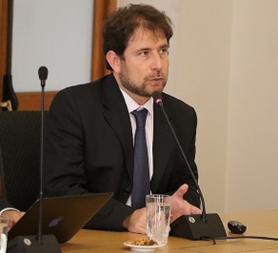 Vicerrector de Asuntos Económicos y de Gestión Institucional, prof. Daniel Hojman.
