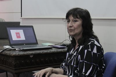 La profesora Olga Grau es la directora Género y Diversidades Sexuales de la Facultad de Filosofía y Humanidades.