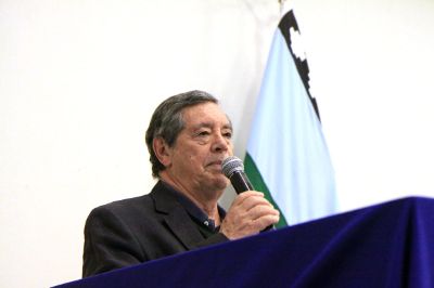 Carlos Ruiz, decano de la Facultad de Filosofía y Humanidades. 