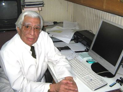 El profesor Tito Ureta fue académico de la Facultad de Ciencias, comunidad que lo homenajeó con ocasión del lanzamiento de un libro póstumo.