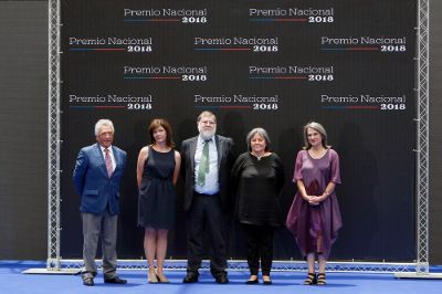 Los egresados U. de Chile Romilio Espejo, Fabián Yaksic y Diamela Eltit recibieron el premio en Ciencias Aplicadas y Tecnológicas, Ciencias Biológicas y Literatura, respectivamente.