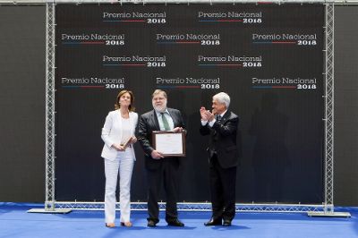 En la instancia también se entregó el Premio Nacional de Ciencias Biológicas al licenciado en Ciencias de la U. de Chile y doctor en Zoología de la U. de California, Fabián Yaksic.