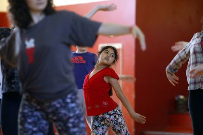En esta versión de las Escuela de Temporada de la U. de Chile se realizarán por primera vez talleres para niños y niñas de diferentes edades.