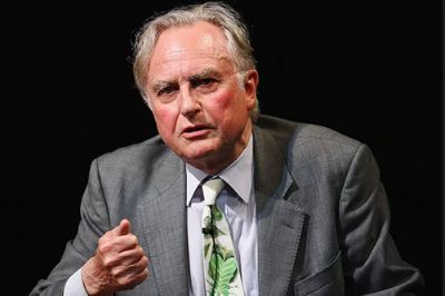 Richard Dawkins acuñó el término "meme", haciéndose muy popular, y agotó en cosa de horas los cupos a todas las charlas que dará en Chile, como la que hará en nuestra Facultad de Medicina.