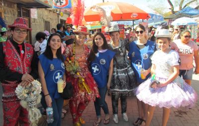 En la Fiesta de la Tirana, Región de Tarapacá, los estudiantes de enfermería y medicina de la U. de Chile vivieron una experiencia profesional en contacto directo con la comunidad.