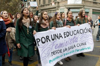 Lykke plantea las universidades deben "implementar y desarrollar una educación feminista que incluya una perspectiva de género crítica en todas las disciplinas y áreas de estudio".