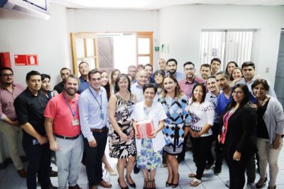 En su primer día oficialmente al frente del HCUCH, la Dra. Rojas compartió en un recorrido con el equipo médico, administrativo y de colaboración del recinto hospitalario.