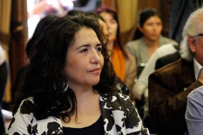 Maribel Mora Curriao, directora de la Oficina de Equidad e Inclusión de la Universidad de Chile y la única poeta mujer integrante del jurado del concurso.