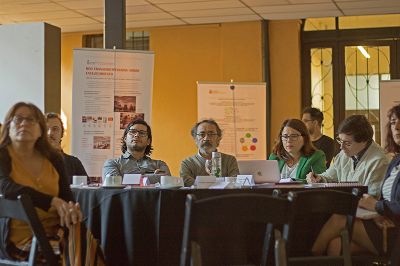 Este primer encuentro contó con la participación de académicos e investigadores de diversas unidades de la Universidad de Chile, para aunar miradas sobre la investigación transdisciplinaria.