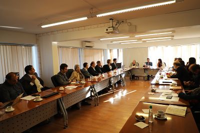Académicos y Académicas de la Universidad de Chile se reunieron con la delegación de EMBO.
