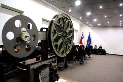 Por primera vez en la Sala Sazié - Cineclub una obra se proyectó en 35mm, el formato en que se hacían las películas desde su origen hasta la década del 2000.