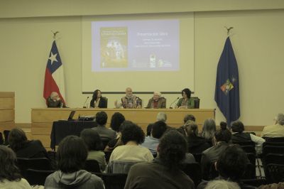 El profesor Bernardo Subercaseaux, editor del segundo volumen de este trabajo, enfatizó el trabajo de unidad tras la obra y su carácter inclusivo.