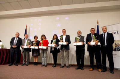 La Facultad de Ciencias Veterinarias y Pecuarias celebró su aniversario número 91. En la ceremonia se entregaron distinciones a diferentes integrantes de su comunidad.
