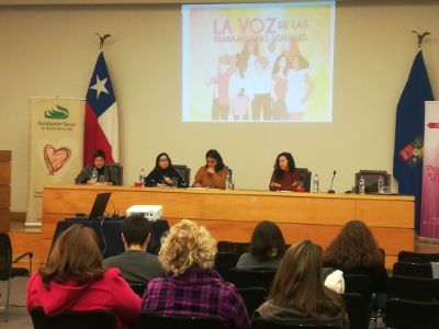 La mesa de conversación estuvo integrada por Minsal, Fundación Humanas y la Escuela de Salud Pública de la U. de Chile. 
