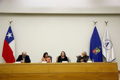 En la actividad la senadora Yasna Provoste, el diputado Tomás Hirsch, y el académico Fernando Atria expusieron sobre la crisis que afecta a la Educación Pública en el país.
