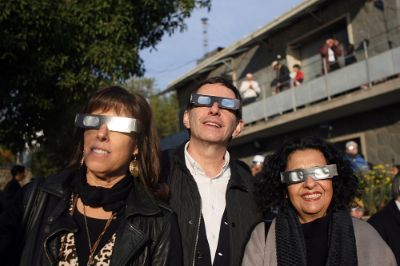 Más de 700 personas pudieron observar el eclipse solar en un escenario privilegiado. 