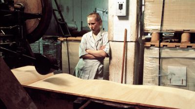 "La chica de la fábrica de cerillas" (Aki Kaurismäki, 1990, 70 min.)