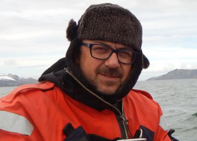 Elie Poulin cumplirá 30 años estudiando la Antártica el próximo año. Su destacada labor como investigador y formador de nuevos científicos fue reconocida por pares nacionales e internacionales.